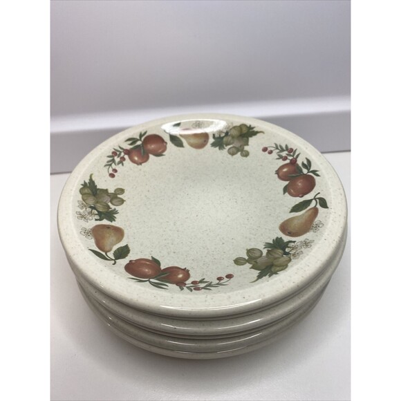 set of 7 Wedgwood Quince 6 1/4 Inch Bread Plate Fruit Ring Made in England - Picture 1 of 12